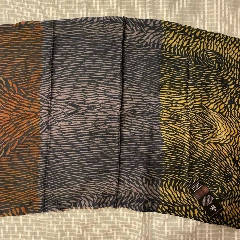Front Row Society Pangolin Scarf 28” x 80” (FW)